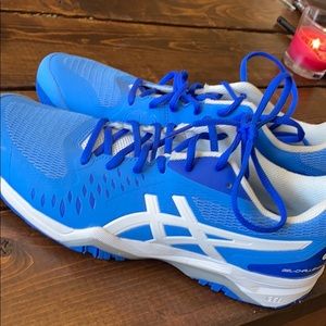 Brand new. Court/tennis shoes.